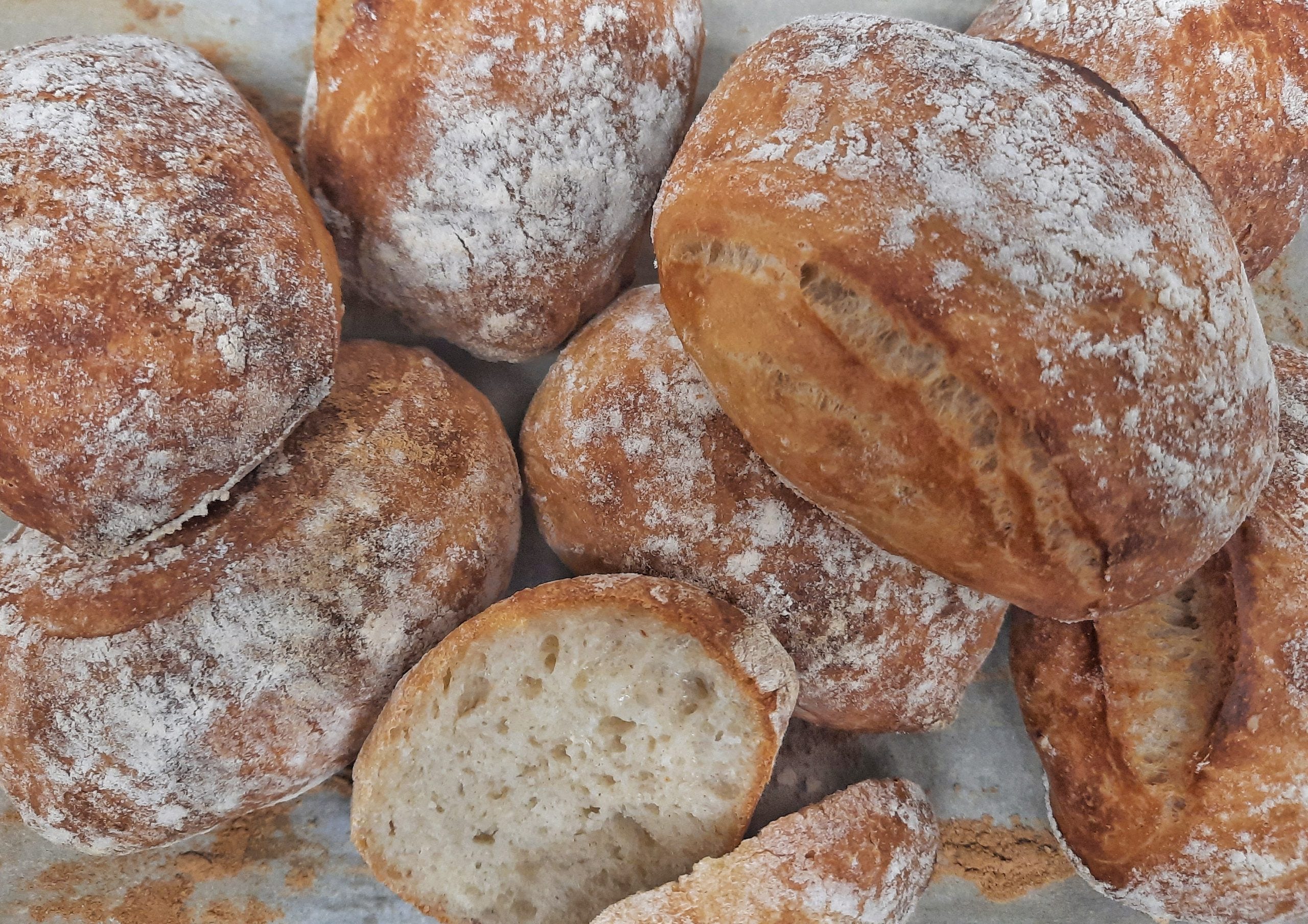 Hands-off Super Crusty Bread Rolls