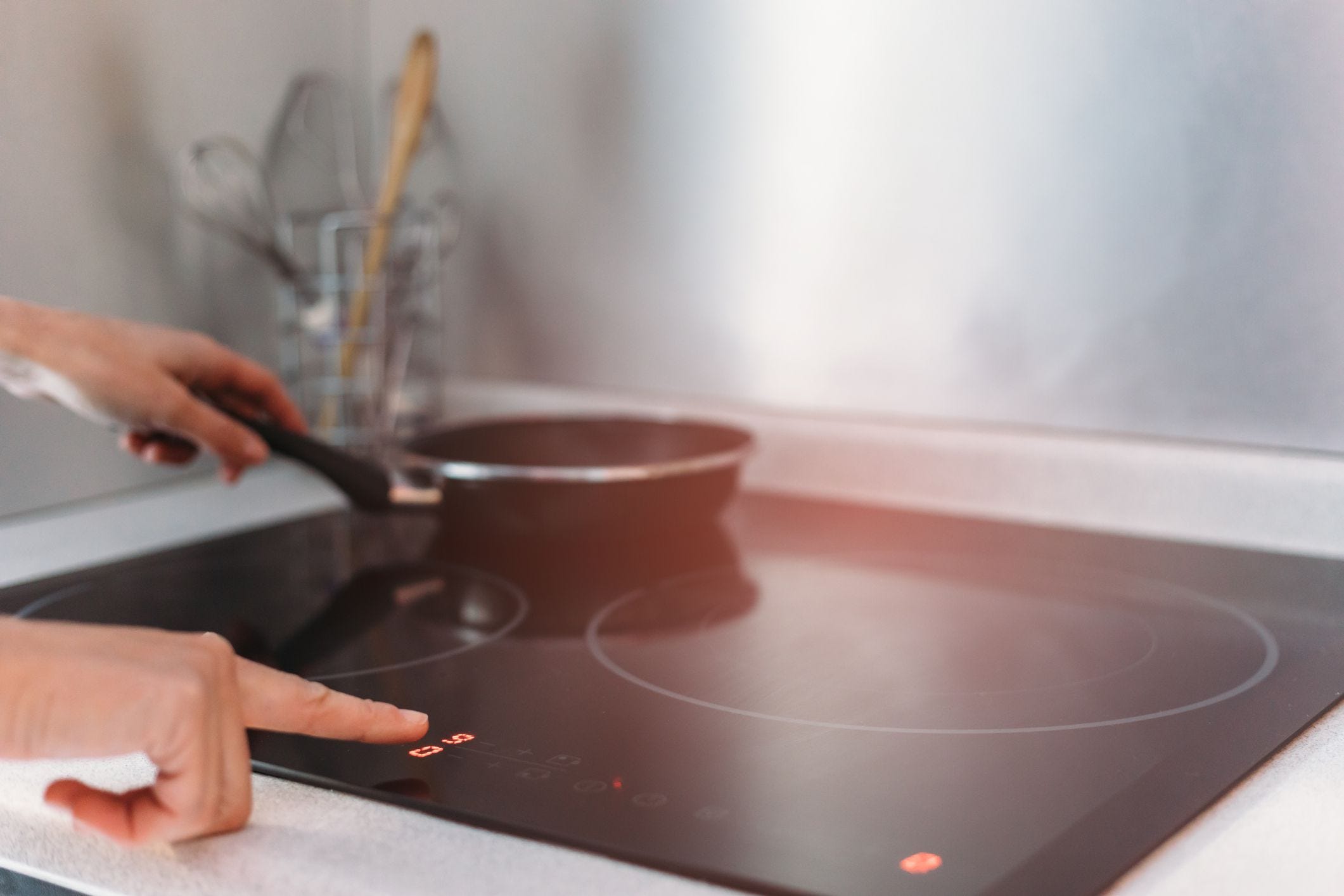 Product Tips: Why Choose an Induction Cooktop?