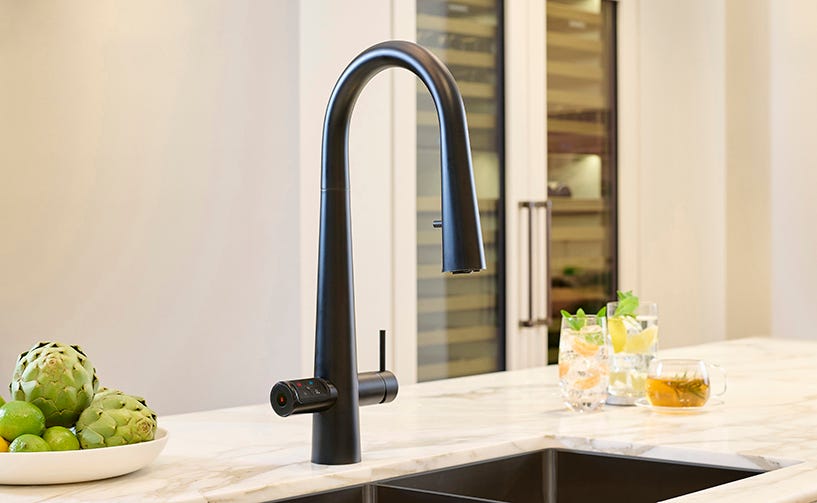 Product Feature: Zenith Celsius Plus All-In-One Pull-Out taps.